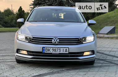 Универсал Volkswagen Passat 2018 в Дубно