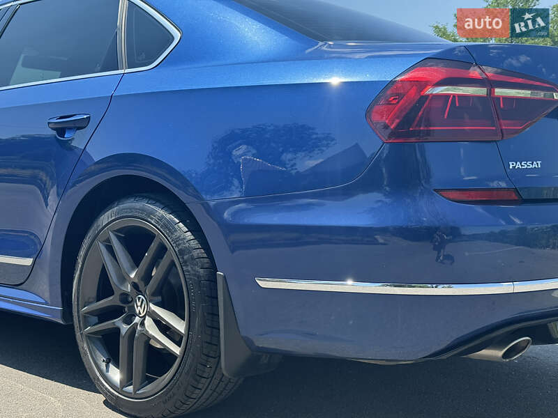 Седан Volkswagen Passat 2016 в Кропивницком