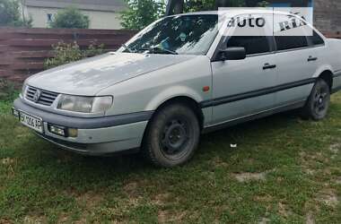 Седан Volkswagen Passat 1994 в Рівному