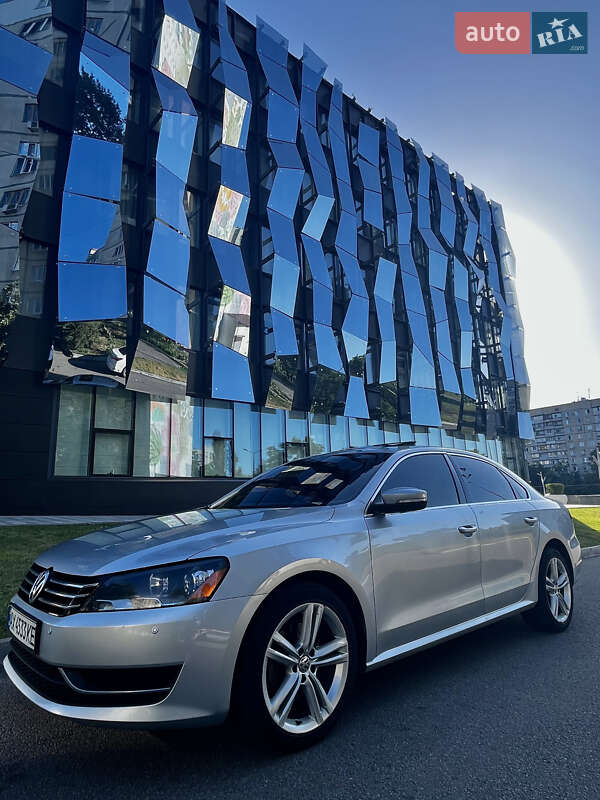 Седан Volkswagen Passat 2013 в Харькове