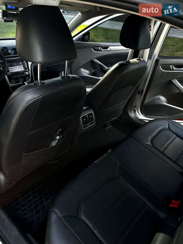 Седан Volkswagen Passat 2013 в Харькове