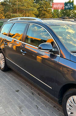Універсал Volkswagen Passat 2006 в Звягелі
