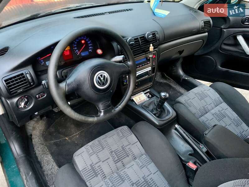 Седан Volkswagen Passat 1999 в Львові