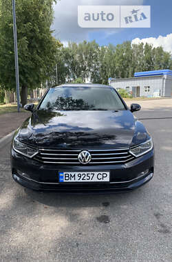 Седан Volkswagen Passat 2016 в Ромнах