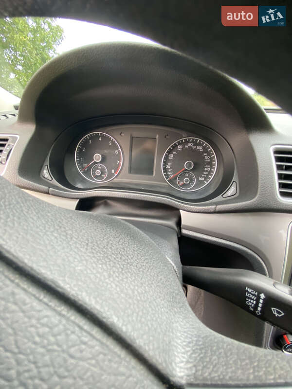 Седан Volkswagen Passat 2015 в Луцке