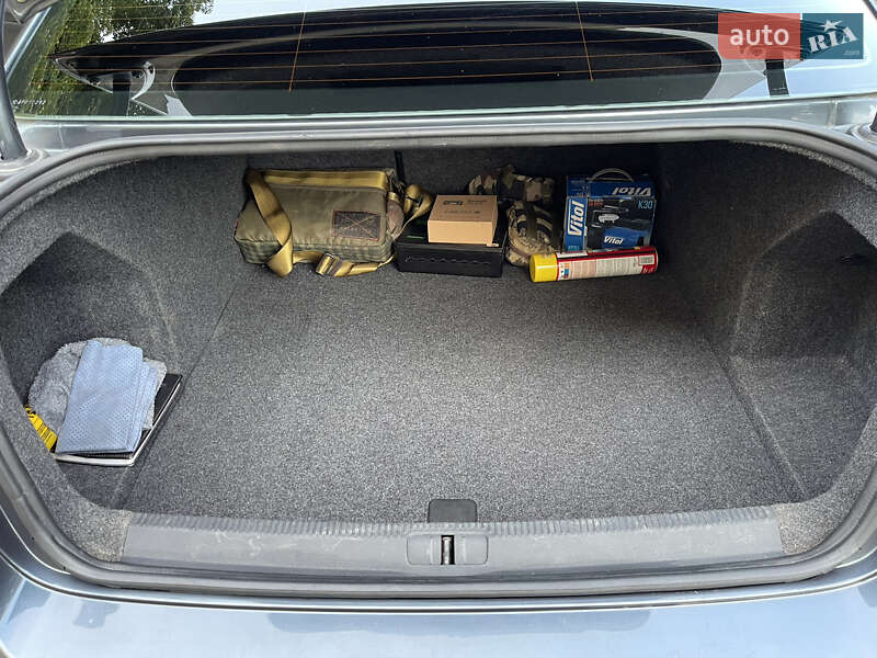 Седан Volkswagen Passat 2010 в Староконстантинове