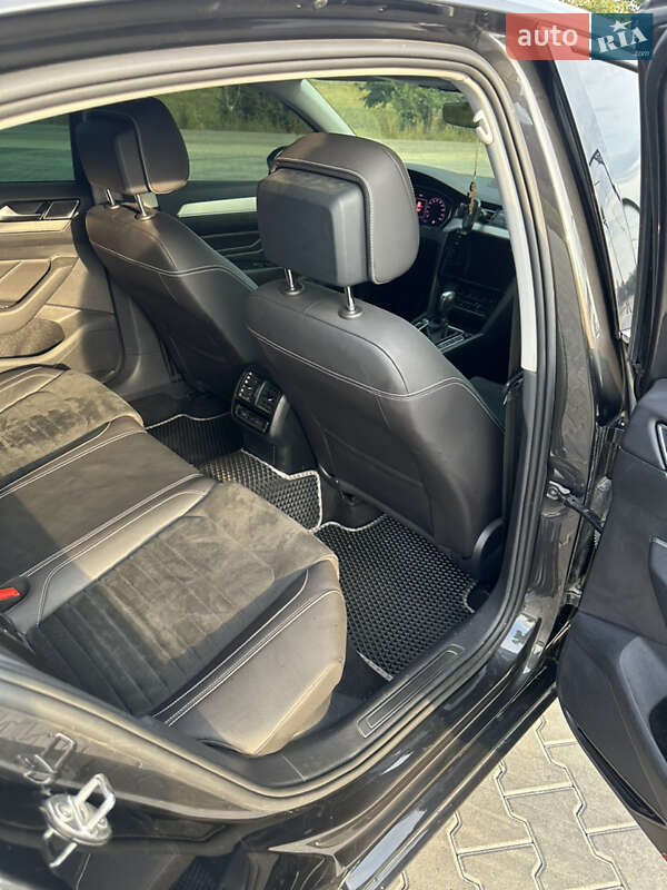 Седан Volkswagen Passat 2020 в Черновцах