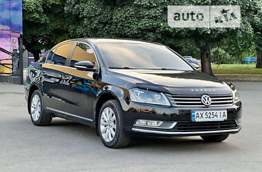 Седан Volkswagen Passat 2011 в Харькове