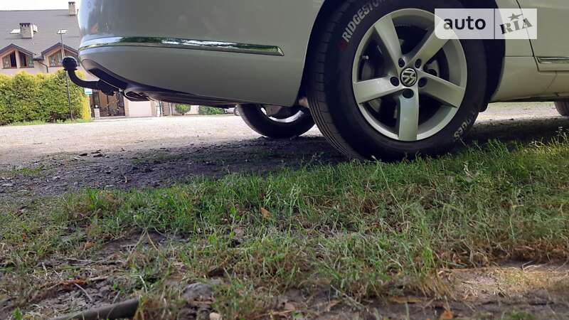 Универсал Volkswagen Passat 2011 в Львове