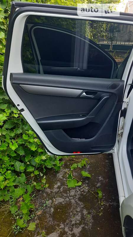 Универсал Volkswagen Passat 2011 в Львове