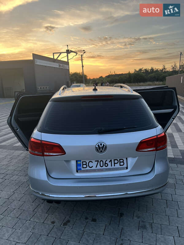 Універсал Volkswagen Passat 2013 в Львові