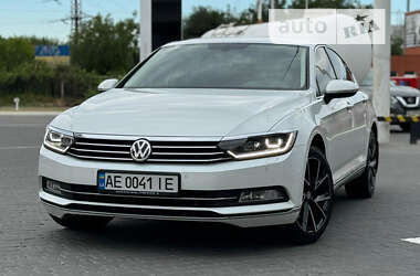 Седан Volkswagen Passat 2017 в Дніпрі