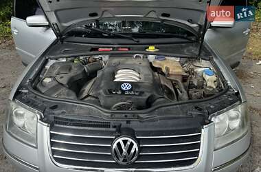 Седан Volkswagen Passat 2001 в 