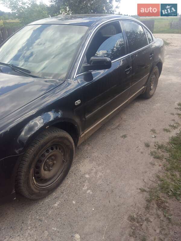 Седан Volkswagen Passat 2002 в Колках