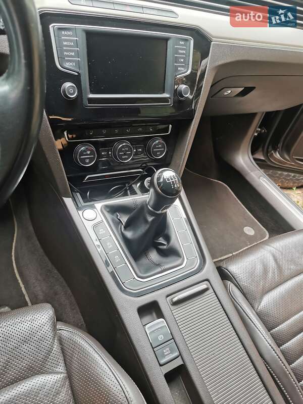 Универсал Volkswagen Passat 2016 в Днепре