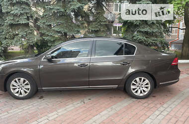 Седан Volkswagen Passat 2013 в Києві