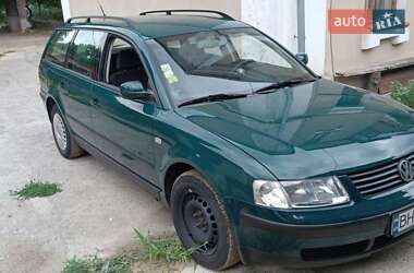 Універсал Volkswagen Passat 2000 в 
