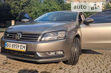 Седан Volkswagen Passat 2012 в Тернополі