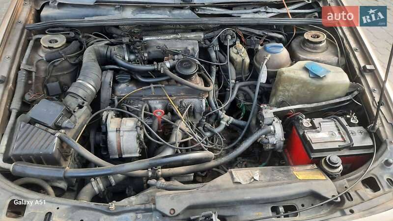 Седан Volkswagen Passat 1990 в Яремчі