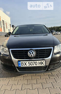 Седан Volkswagen Passat 2006 в Староконстантинове