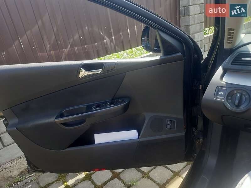 Универсал Volkswagen Passat 2008 в Луцке