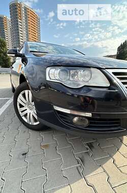 Седан Volkswagen Passat 2006 в Киеве