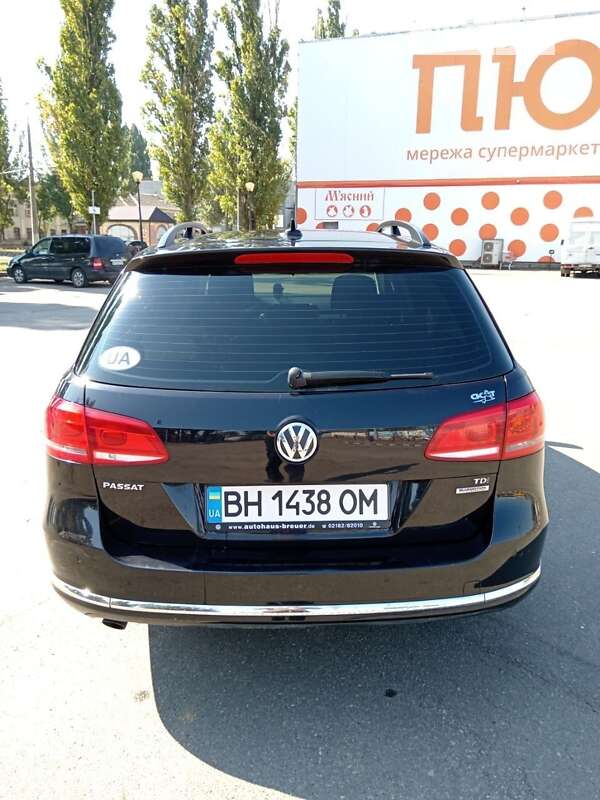 Універсал Volkswagen Passat 2012 в Одесі