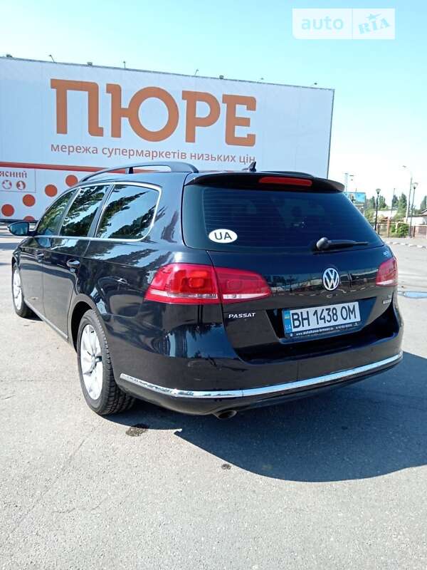 Універсал Volkswagen Passat 2012 в Одесі
