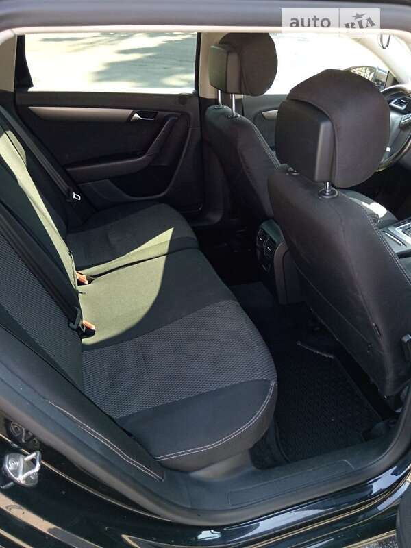 Універсал Volkswagen Passat 2012 в Одесі