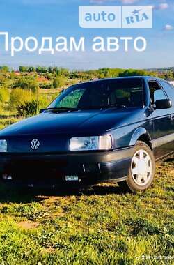 Седан Volkswagen Passat 1988 в Умани