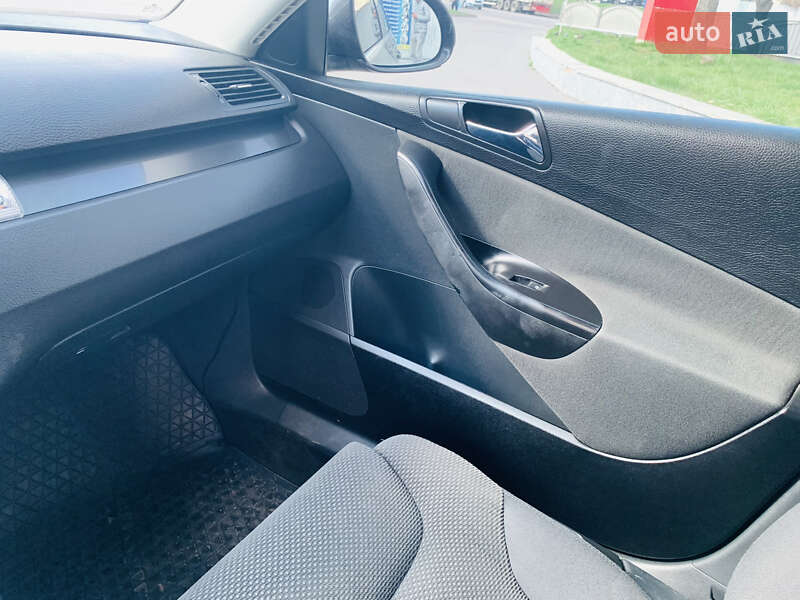 Седан Volkswagen Passat 2005 в Кропивницком фото 20 Седан Volkswagen Passat 2005 в Кропивницком