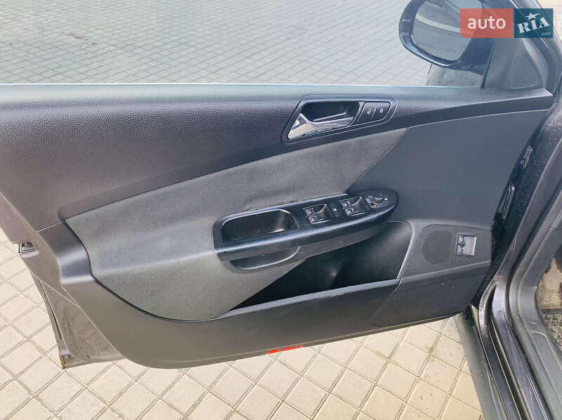Седан Volkswagen Passat 2005 в Кропивницком фото 24 Седан Volkswagen Passat 2005 в Кропивницком