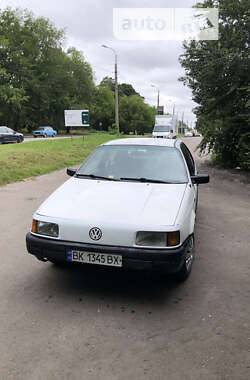 Седан Volkswagen Passat 1989 в Рівному