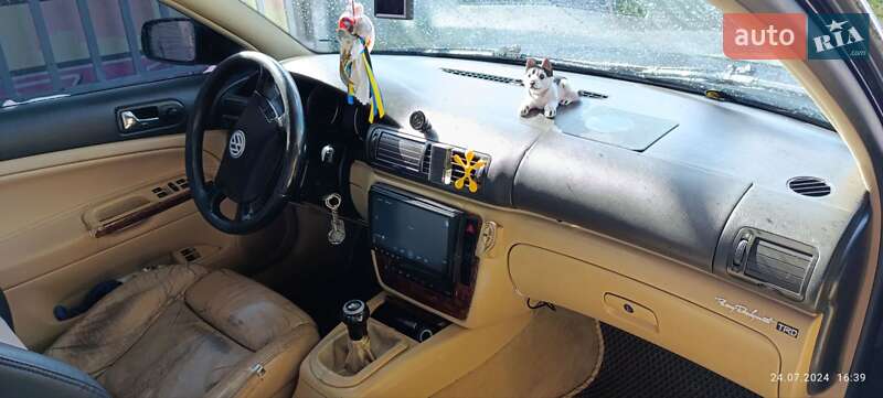 Седан Volkswagen Passat 2002 в Ирпене