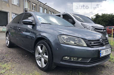 Седан Volkswagen Passat 2011 в Киеве