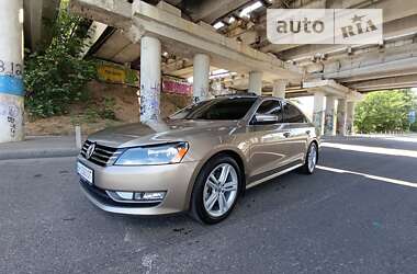 Седан Volkswagen Passat 2014 в Одесі