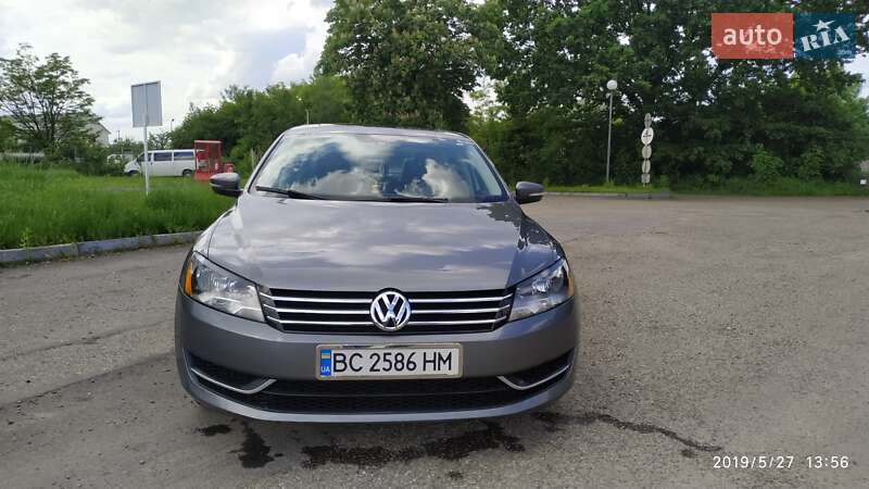 Седан Volkswagen Passat 2012 в Стрые