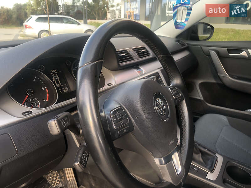 Универсал Volkswagen Passat 2014 в Львове