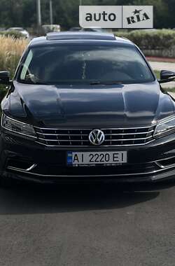 Седан Volkswagen Passat 2016 в Киеве