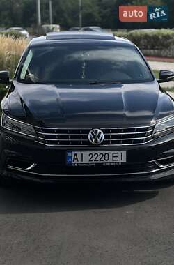 Седан Volkswagen Passat 2016 в Киеве