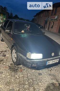 Седан Volkswagen Passat 1993 в Лановцах