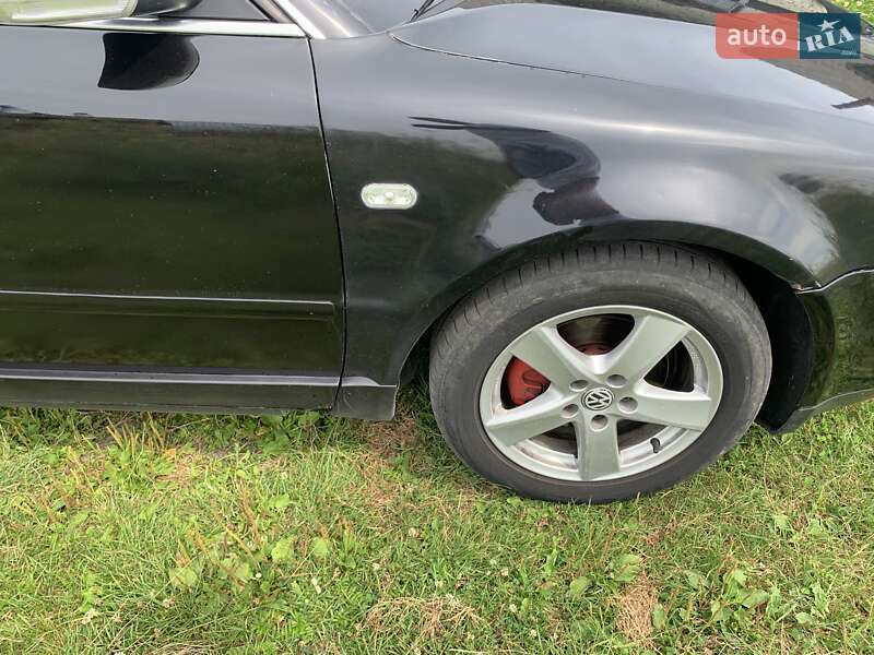 Седан Volkswagen Passat 2001 в Мостиске