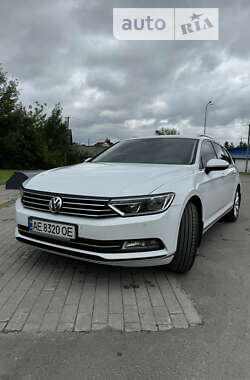 Универсал Volkswagen Passat 2017 в Львове