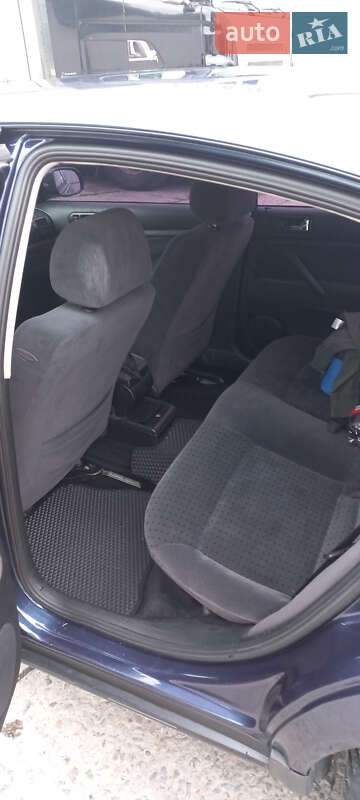 Седан Volkswagen Passat 1998 в Одессе