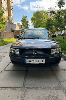 Седан Volkswagen Passat 2000 в Черкасах