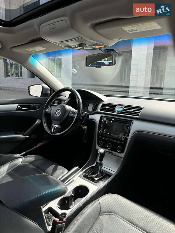Седан Volkswagen Passat 2013 в Киеве