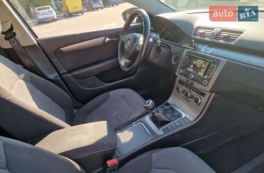 Универсал Volkswagen Passat 2012 в 