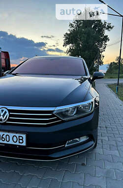 Універсал Volkswagen Passat 2015 в Львові