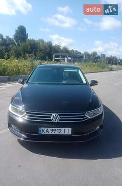 Седан Volkswagen Passat 2015 в Ирпене