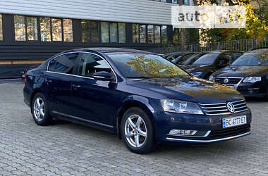 Седан Volkswagen Passat 2013 в Львове